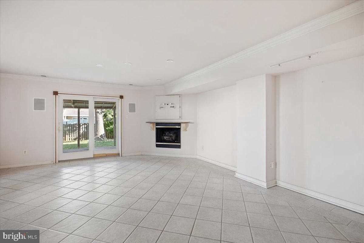 10107 Wilbur Street photo 9