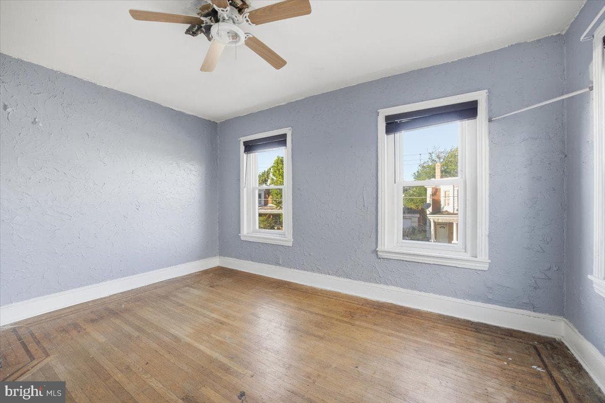 1664 Dyre Street photo 15