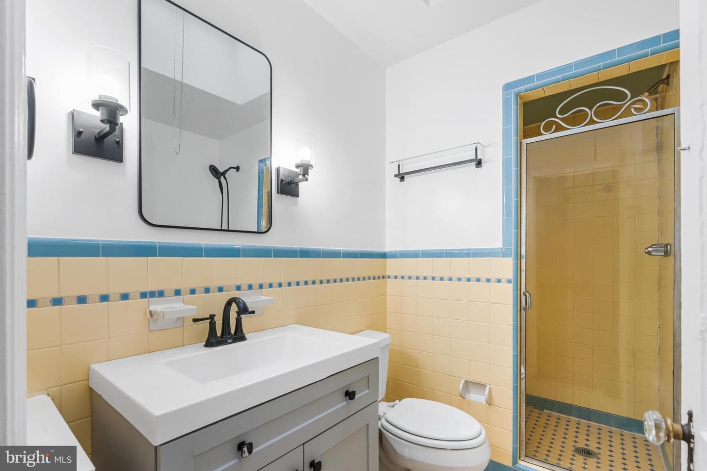 5242 D Street photo 17