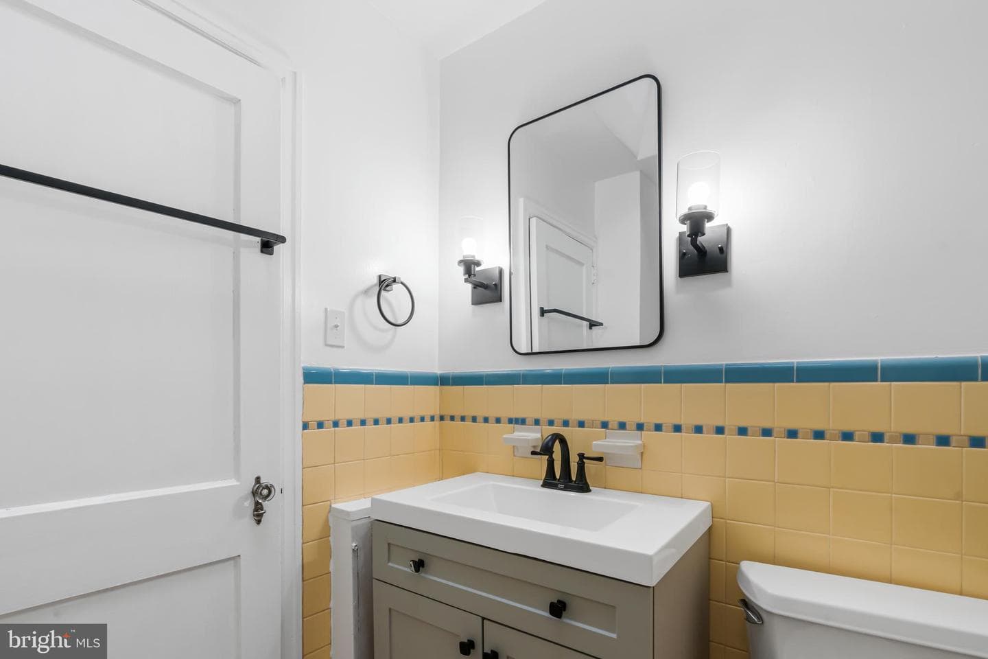 5242 D Street photo 20