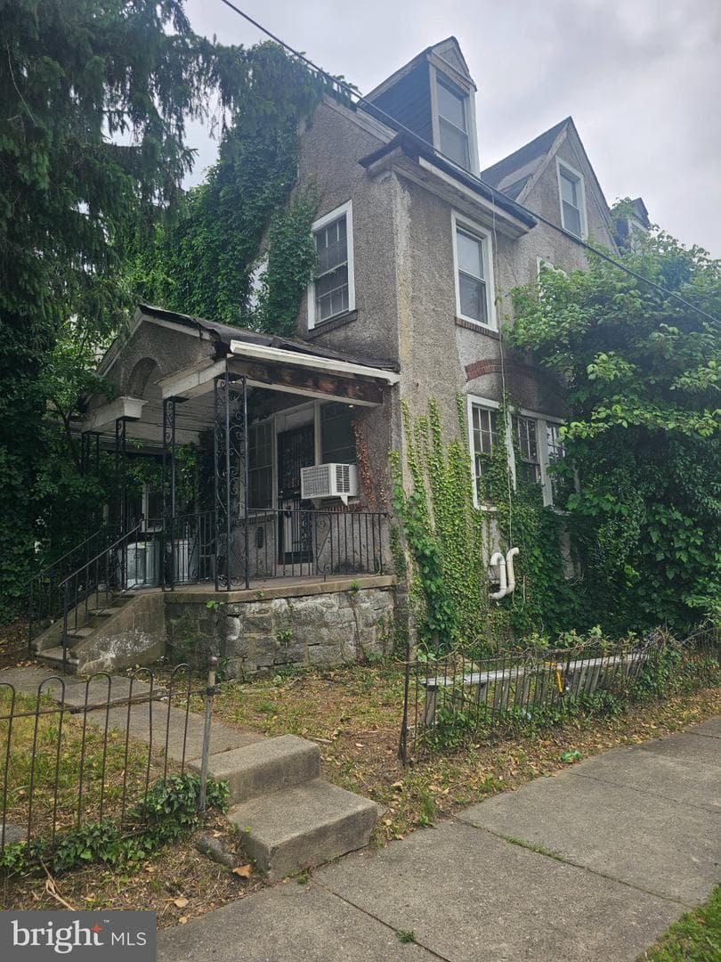 5728 Mcmahon Street photo 2