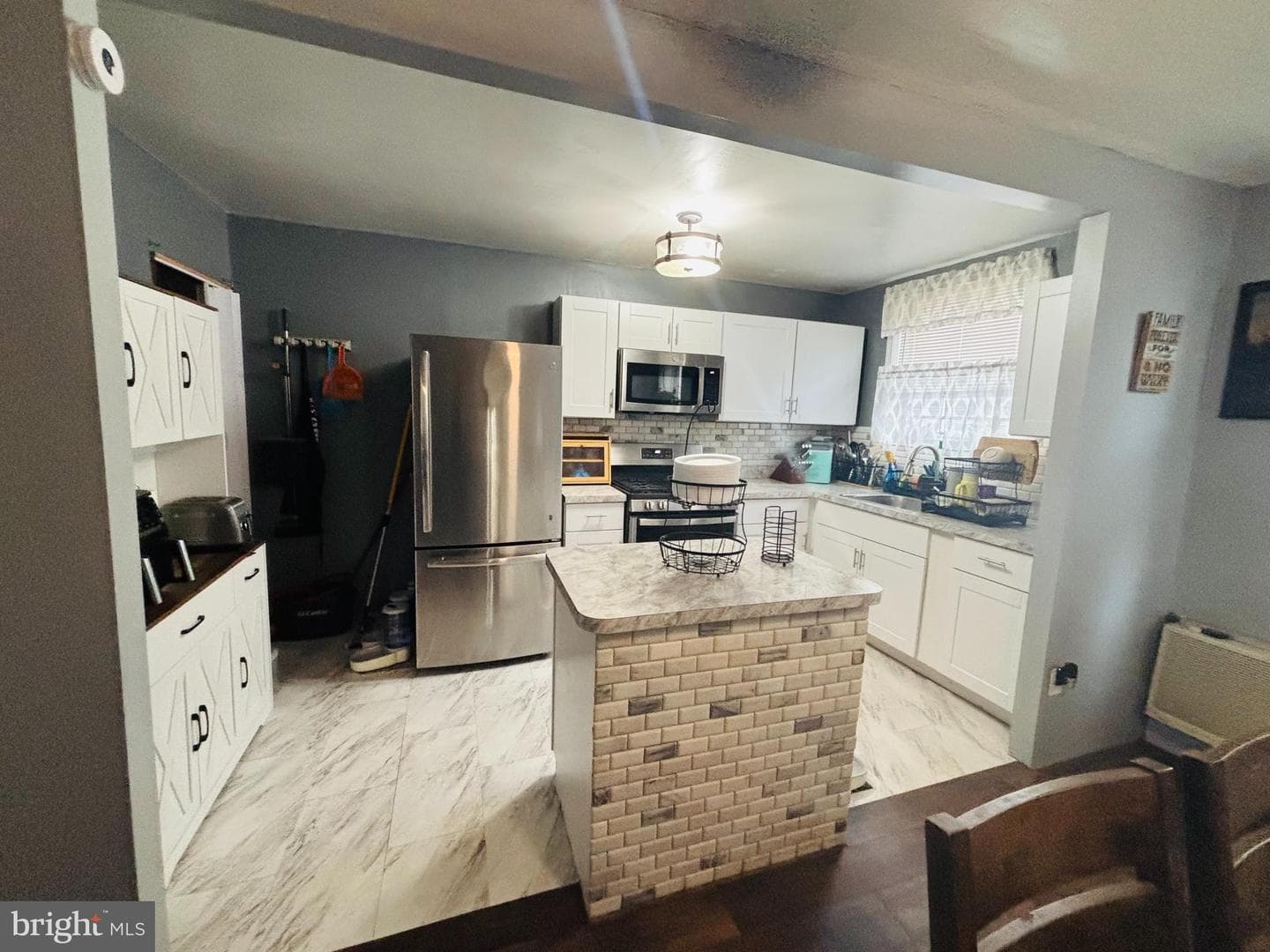 4228 Markland Street photo 11