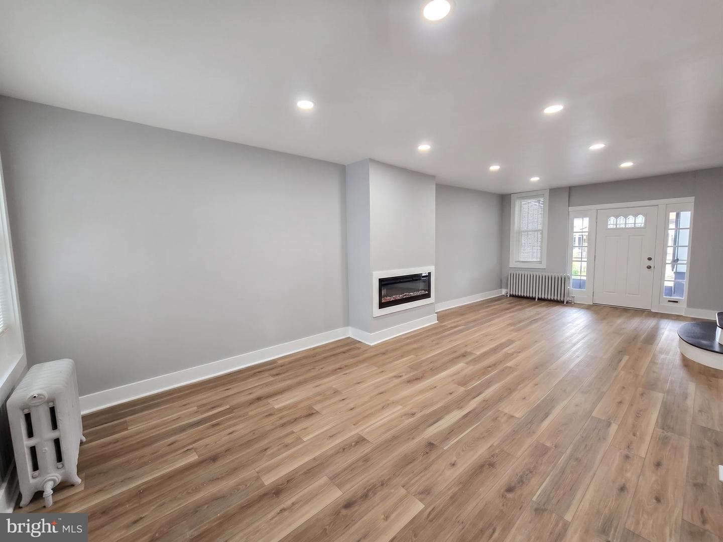 5620 N Camac Street photo 8