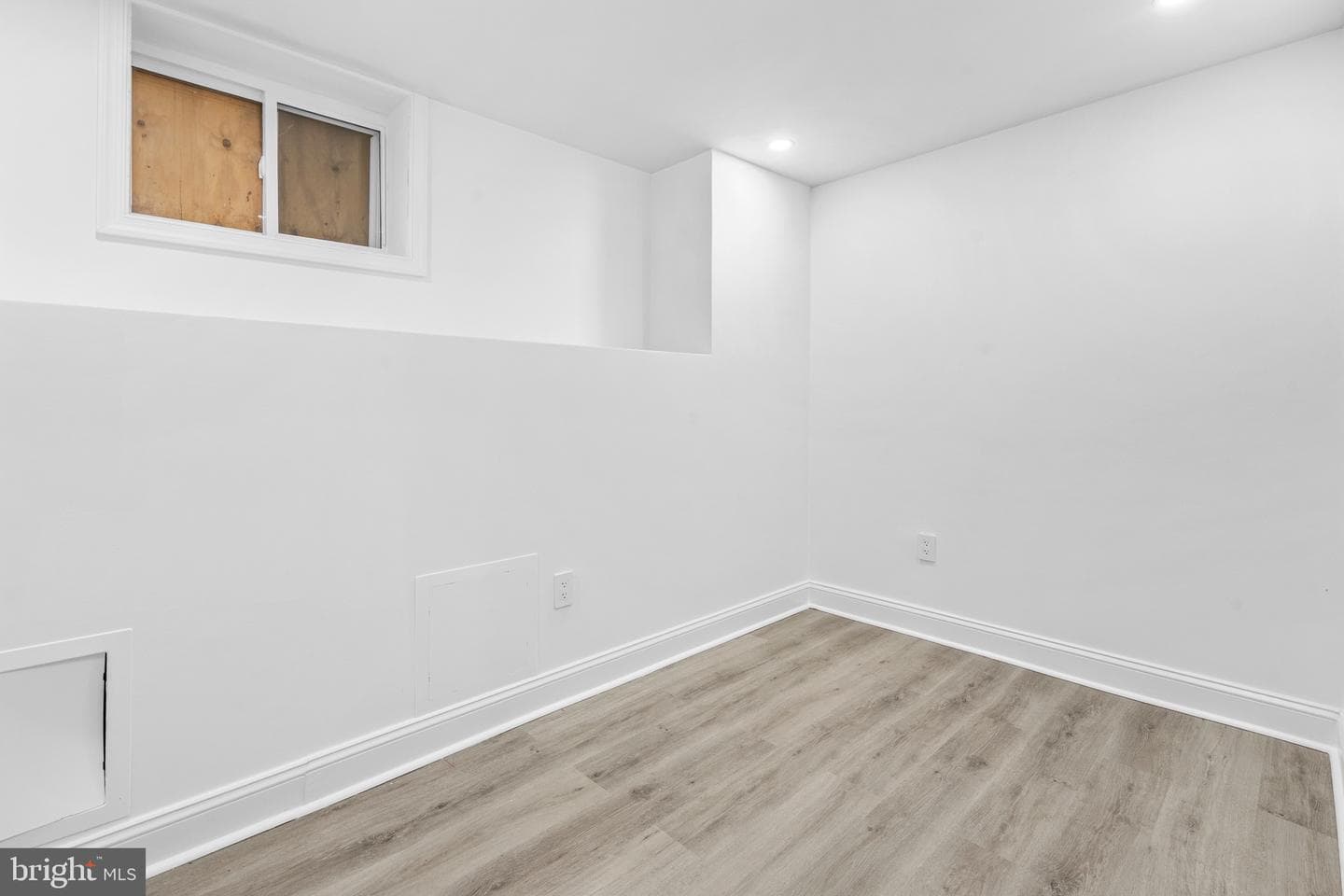 4642 Hurley Street photo 9