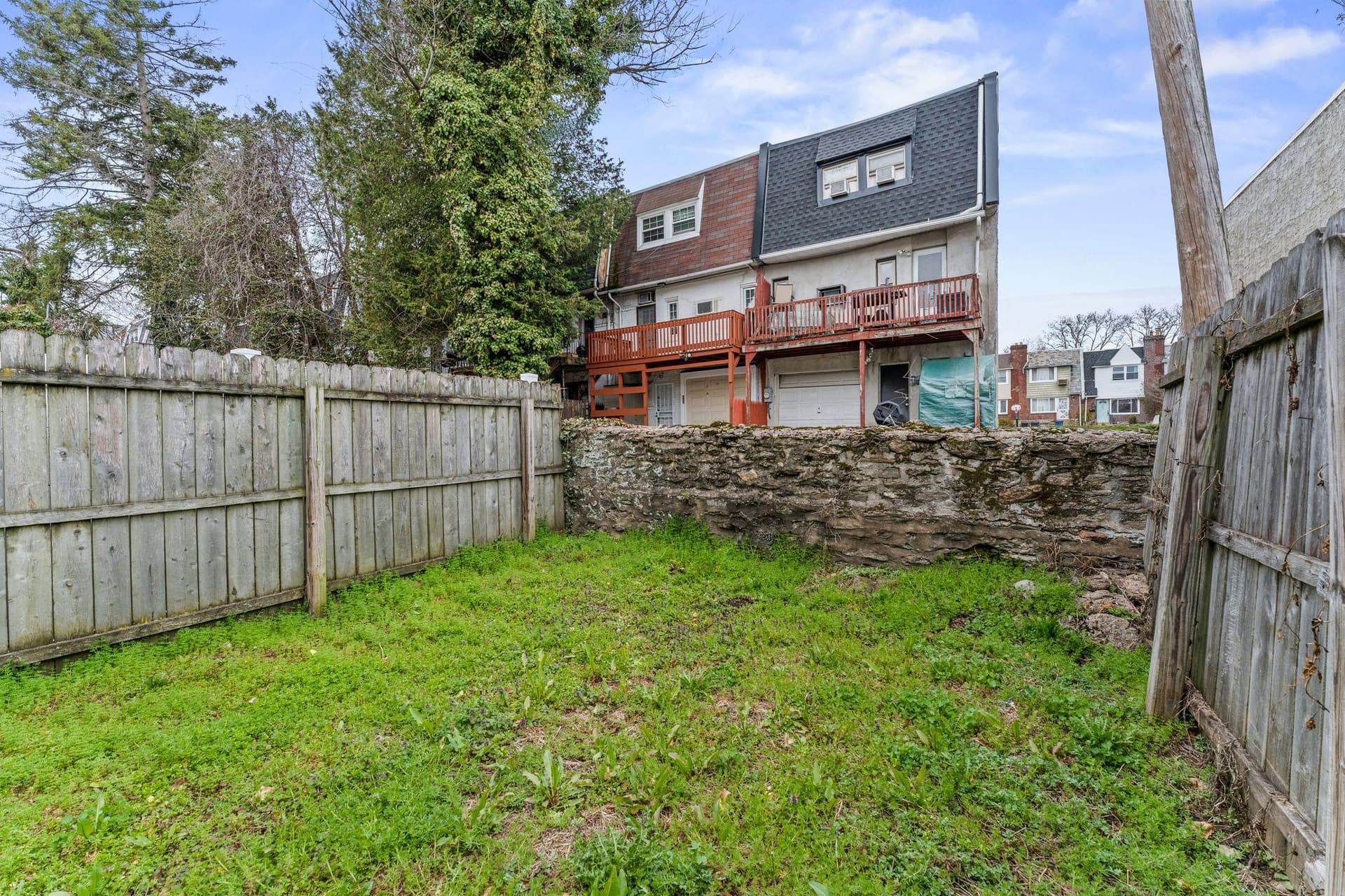 471 E Pleasant Street photo 21