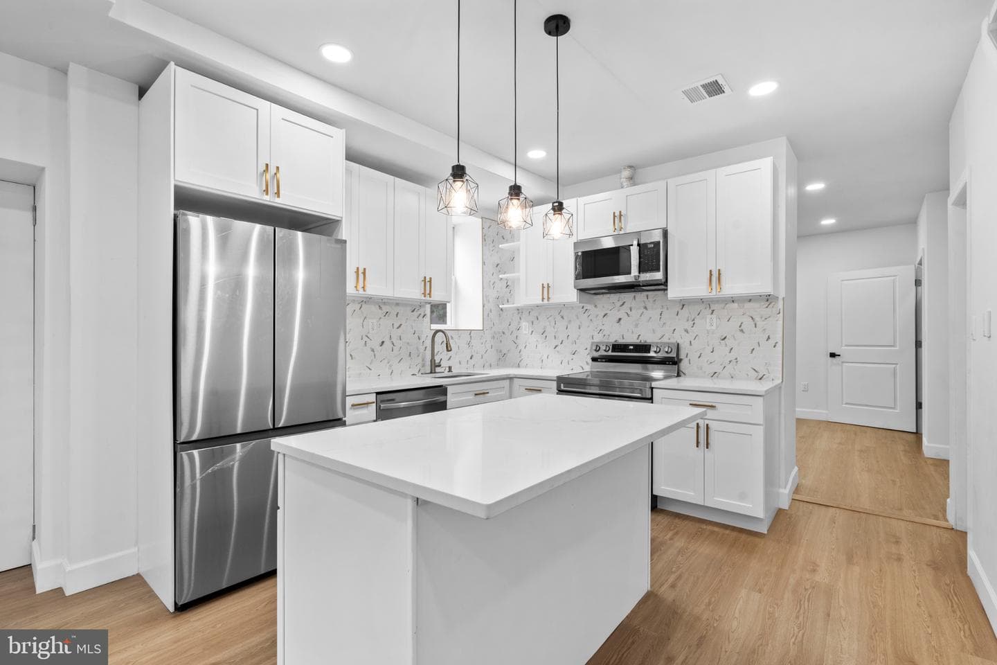 4649 Penn Street photo 10