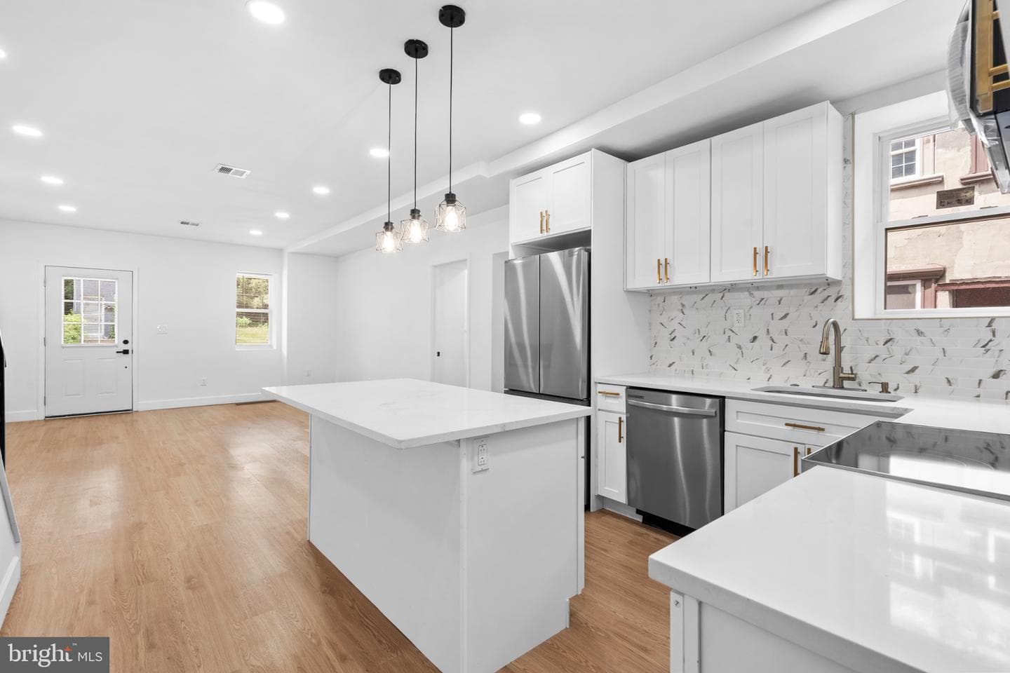 4649 Penn Street photo 12