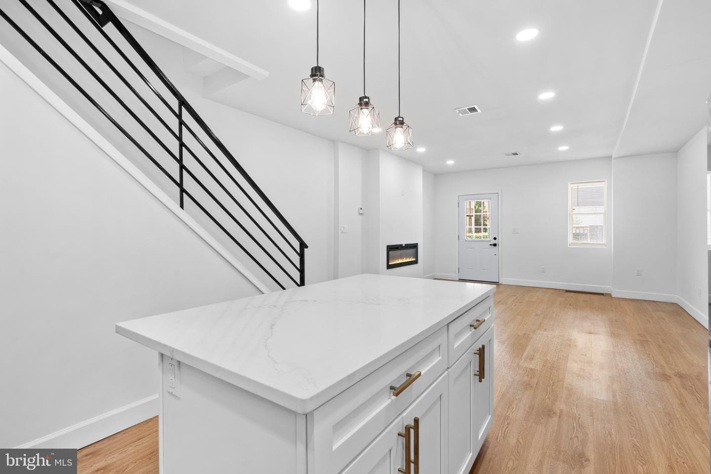 4649 Penn Street photo 13