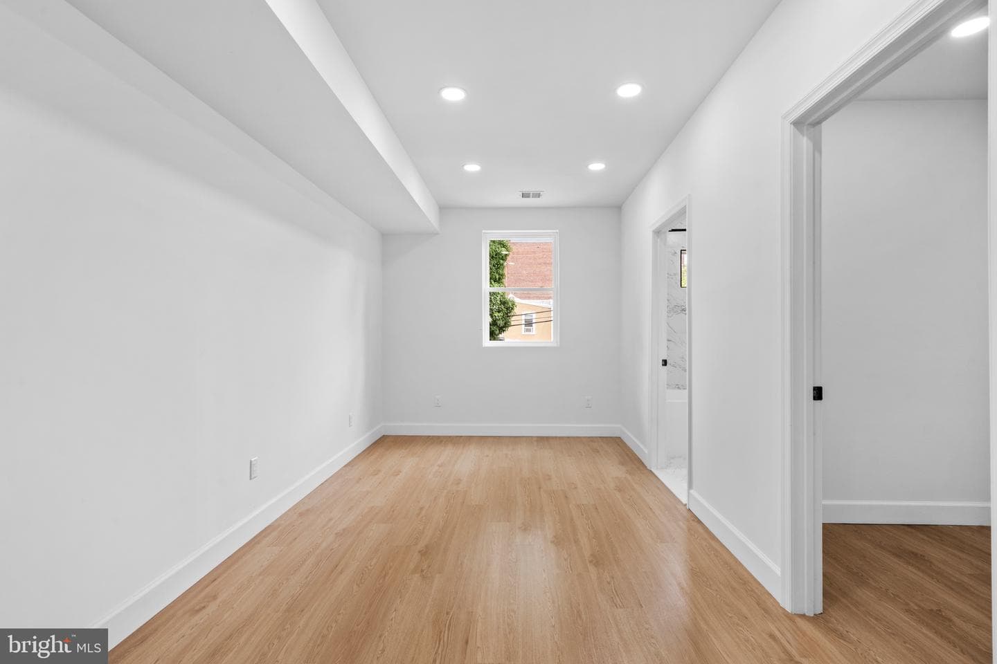 4649 Penn Street photo 16
