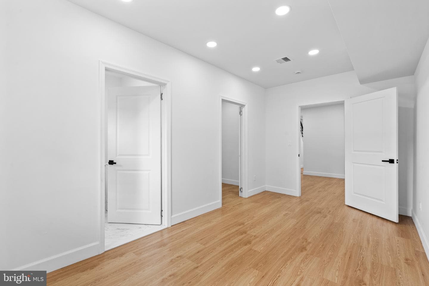 4649 Penn Street photo 17