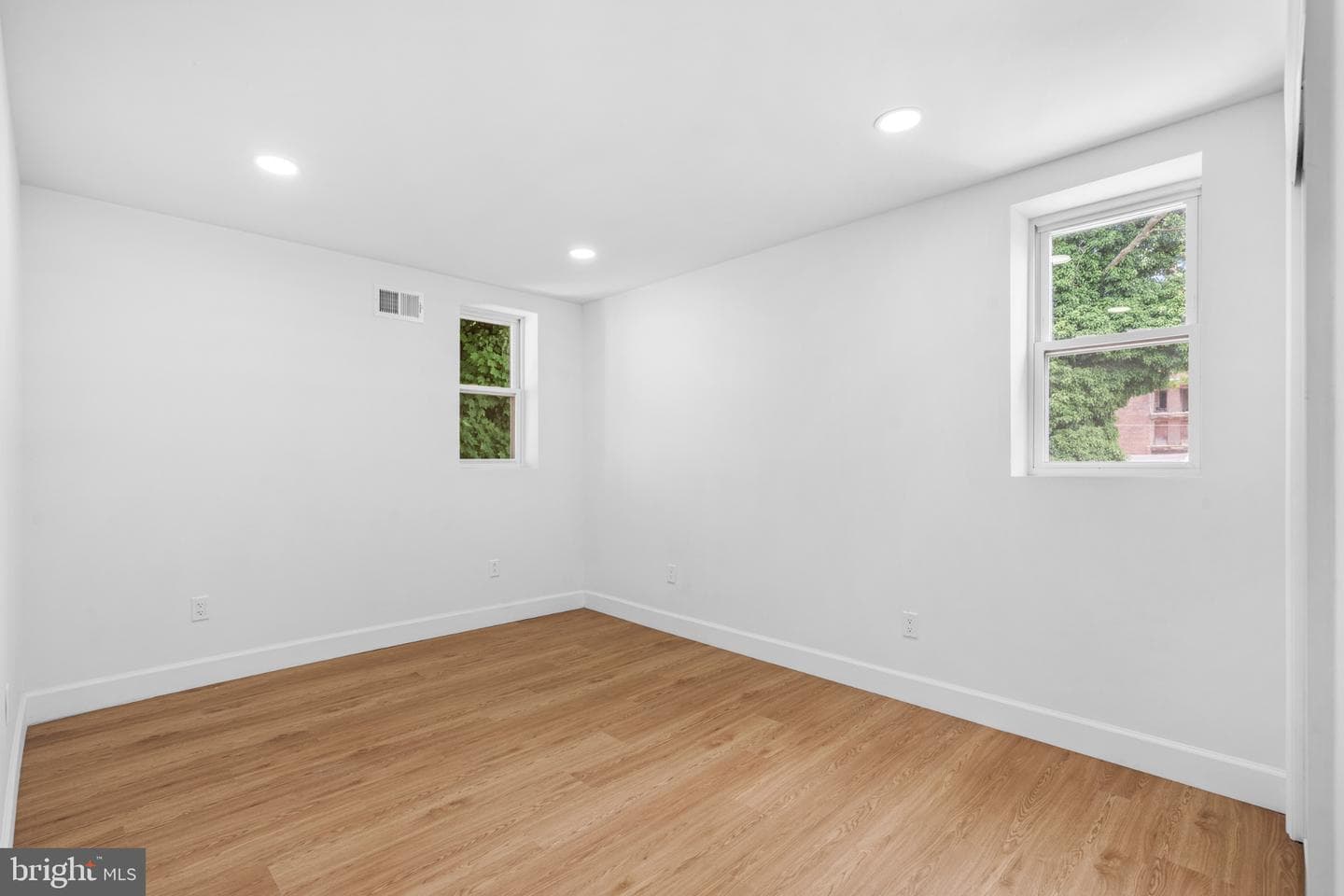 4649 Penn Street photo 20