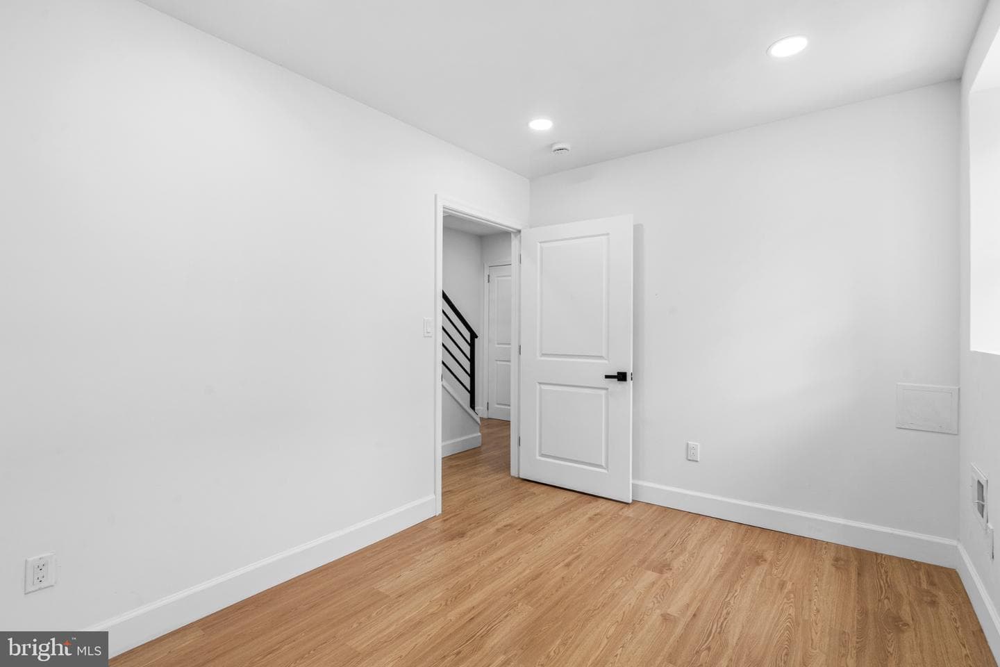 4649 Penn Street photo 23
