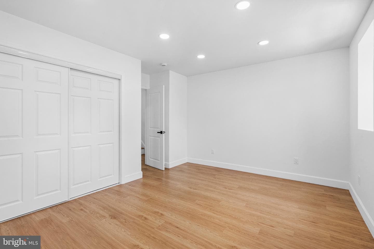 4649 Penn Street photo 25