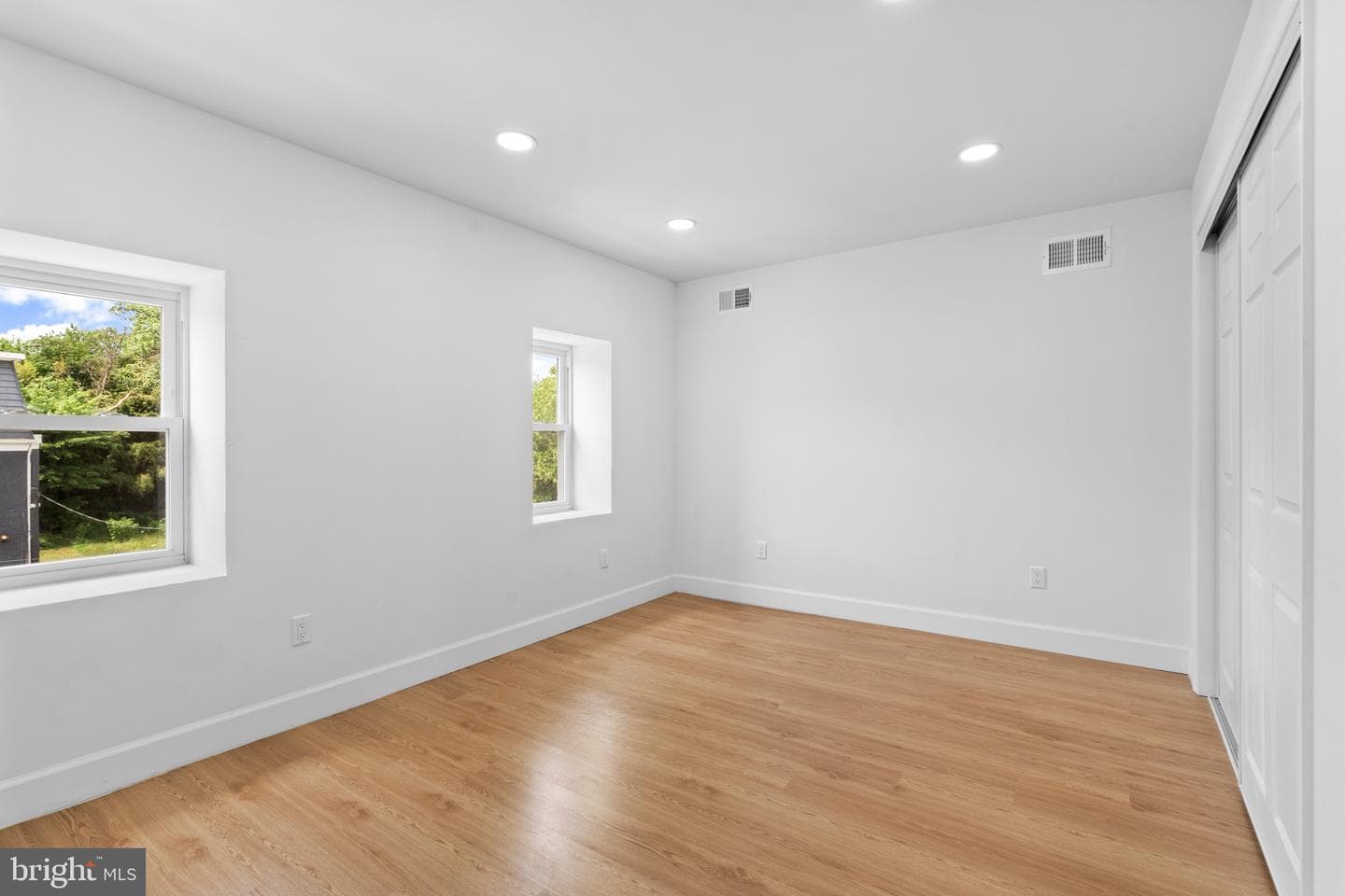 4649 Penn Street photo 30