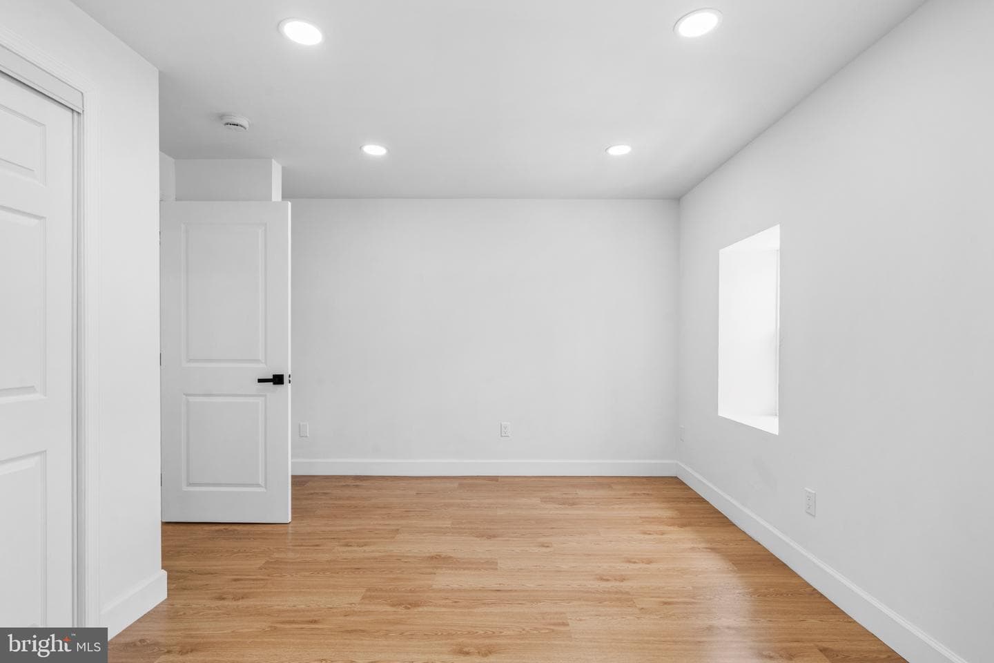 4649 Penn Street photo 32