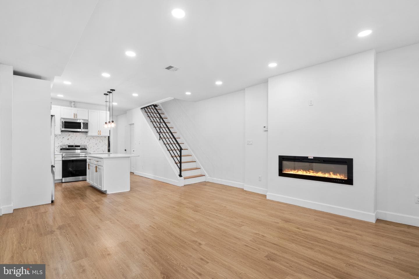 4649 Penn Street photo 5