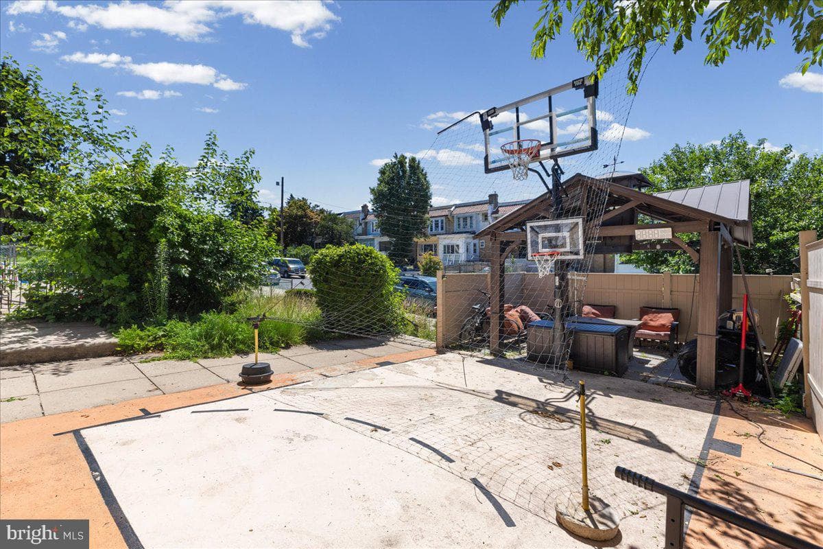 5635 Diamond Street photo 23
