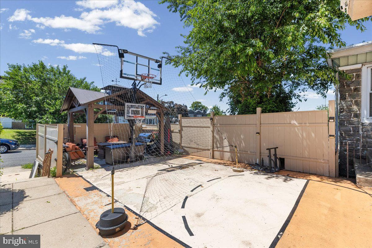 5635 Diamond Street photo 24