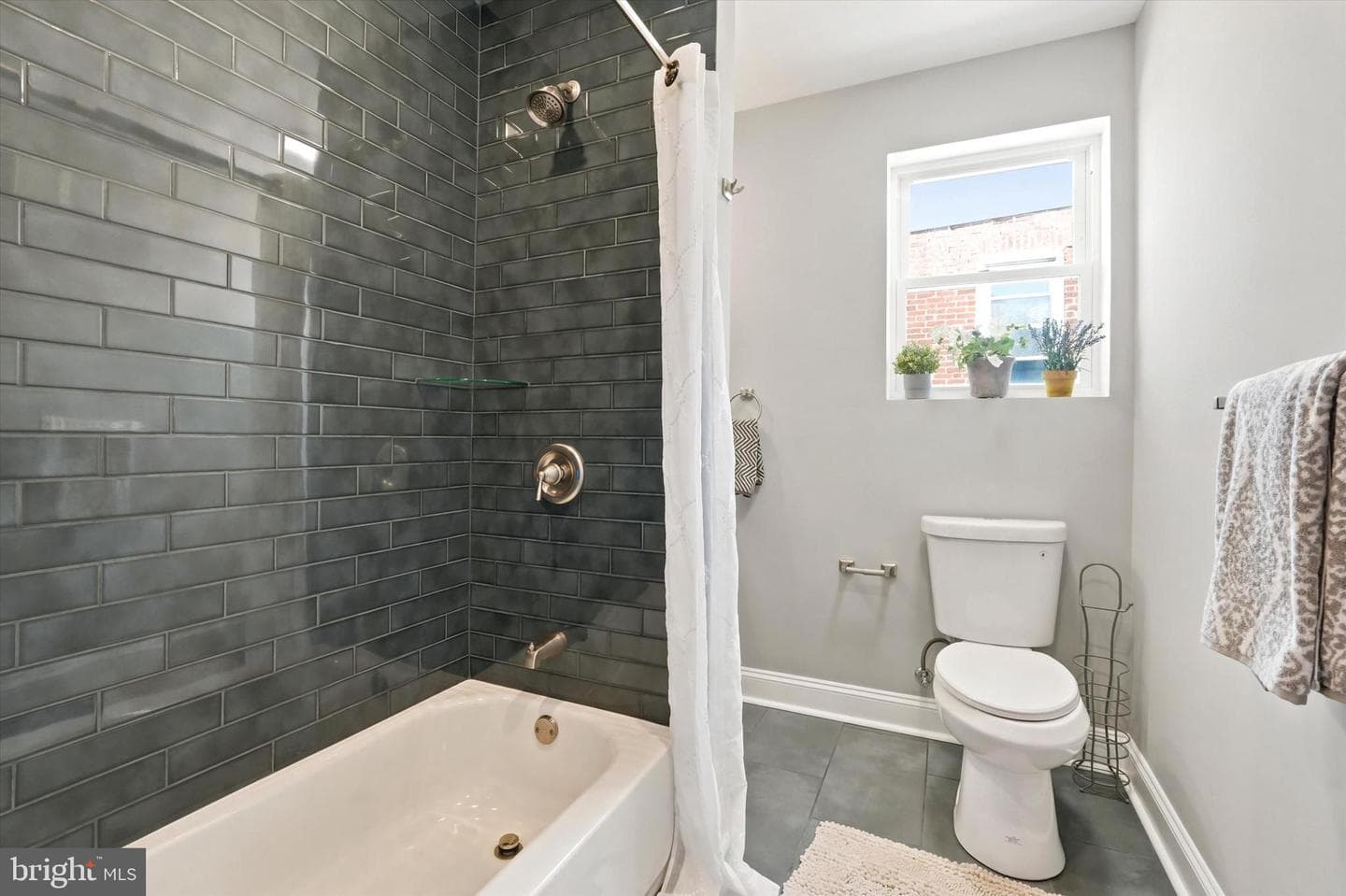 4248 Rhawn Street photo 3