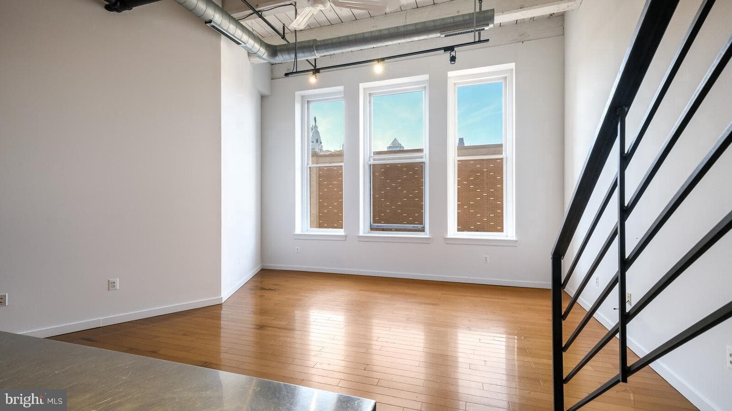1027 Arch Street #407 photo 10