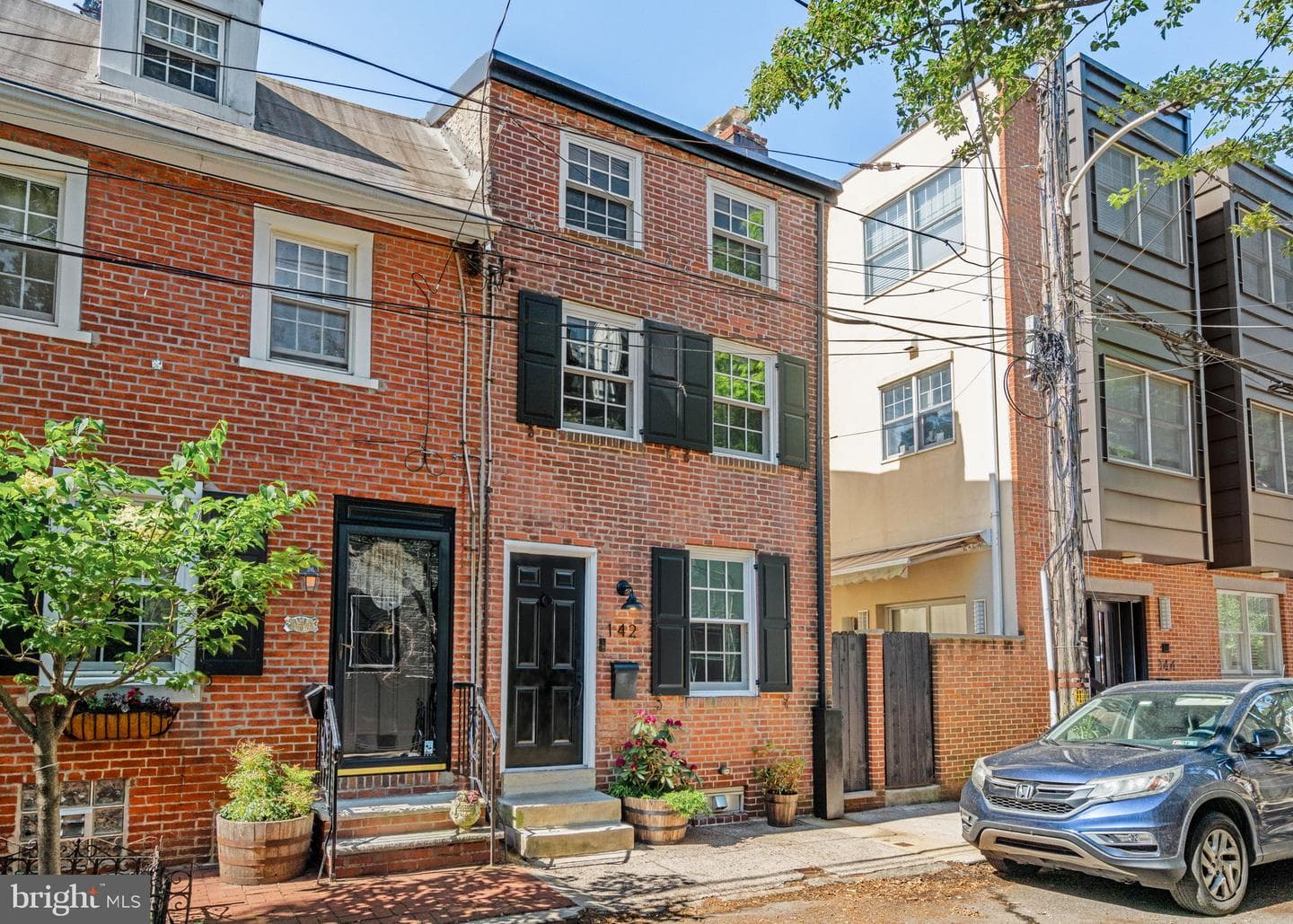 142 Carpenter Street photo 2