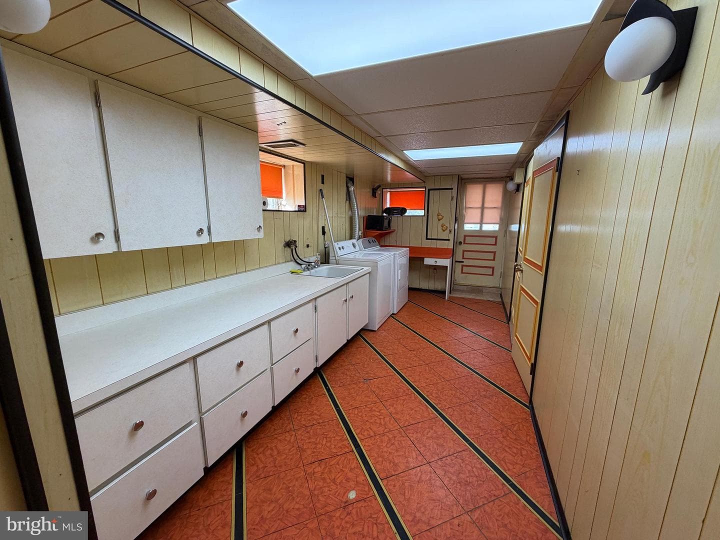 1621 Strahle Street photo 50