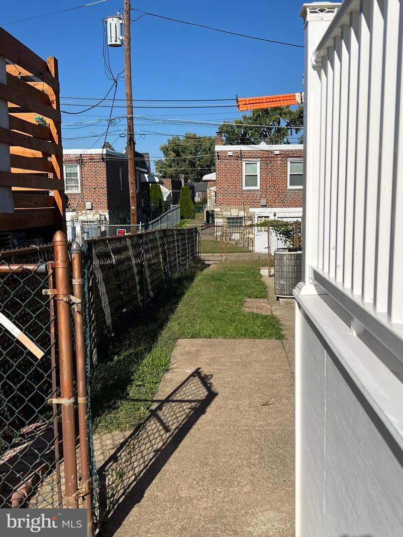 1621 Strahle Street photo 51