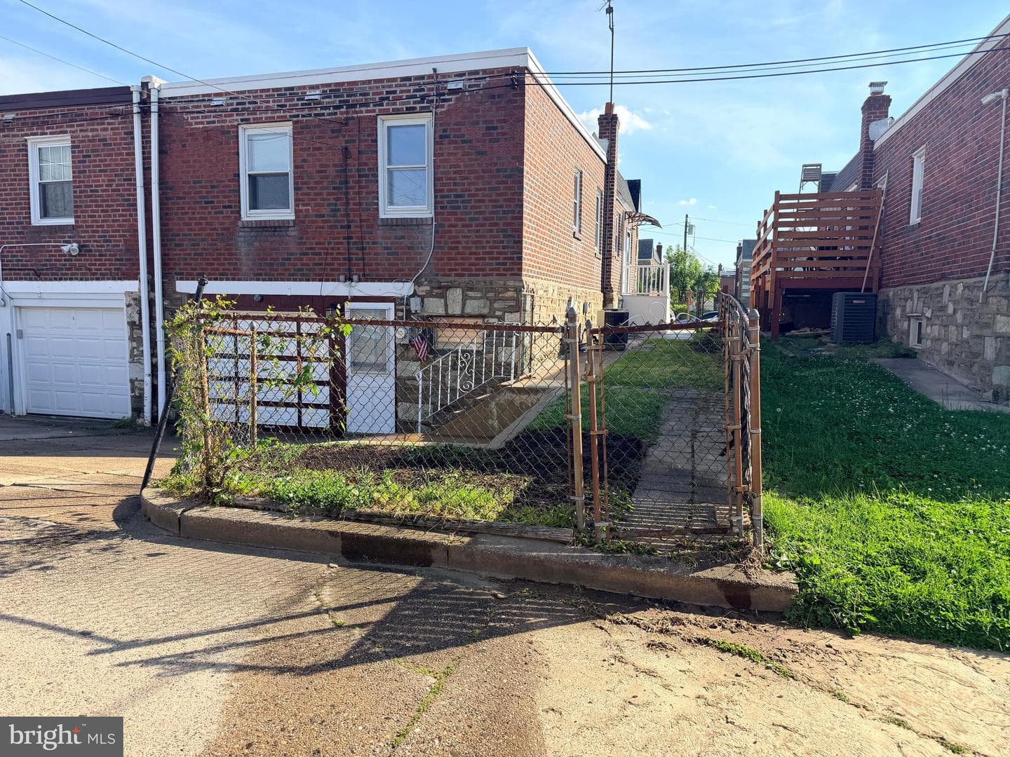 1621 Strahle Street photo 53