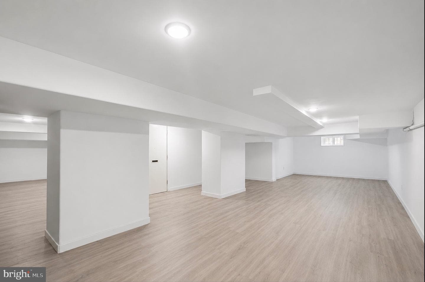 5900 Woodbine Avenue photo 35