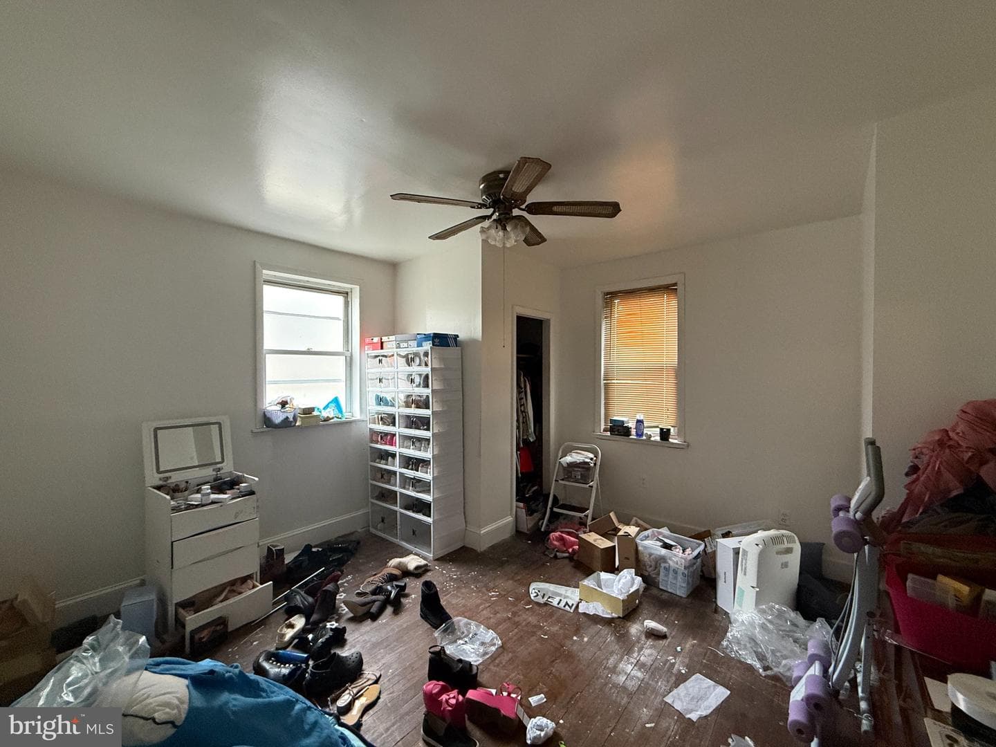 5555 Webster photo 19