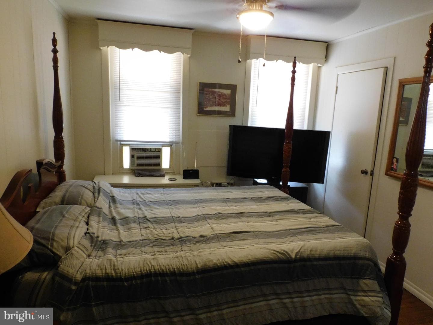 5044 James Street photo 12