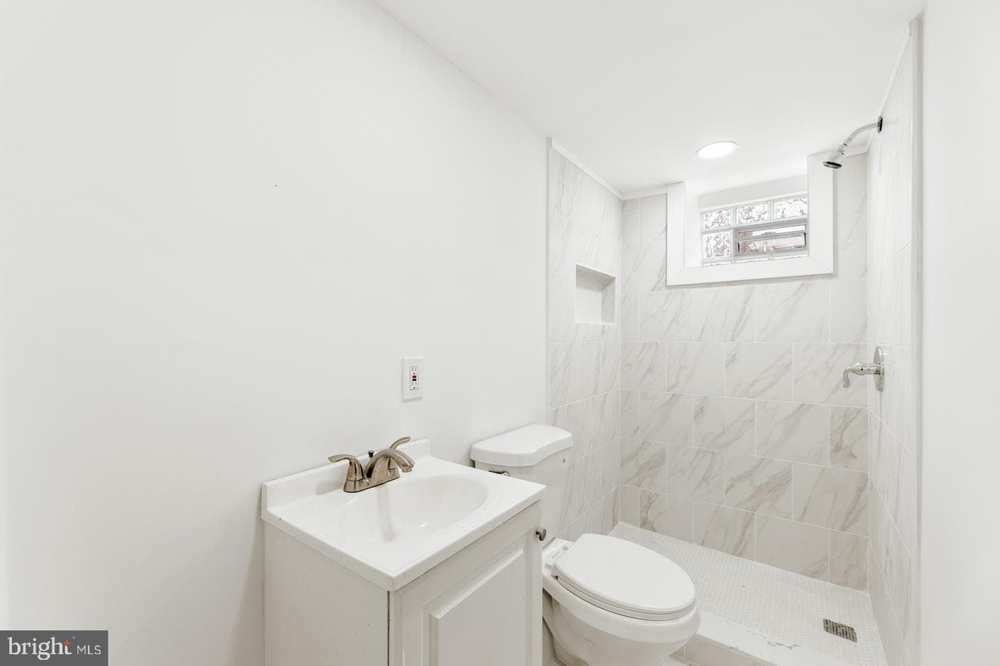 4059 Howland Street photo 16