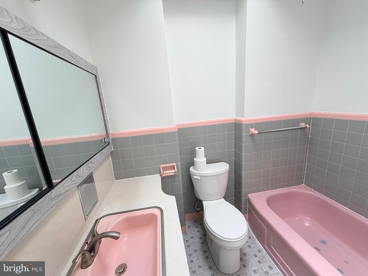 7639 Leonard photo 10