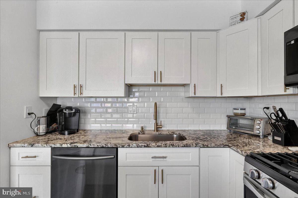 8930 Krewstown Road #310 photo 9