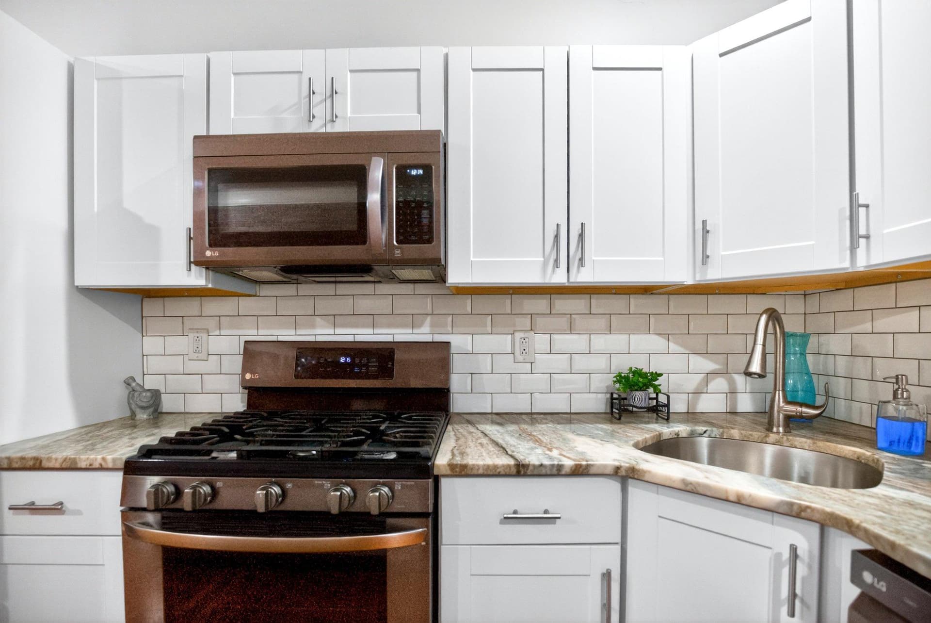 5148 Catharine Street photo 12