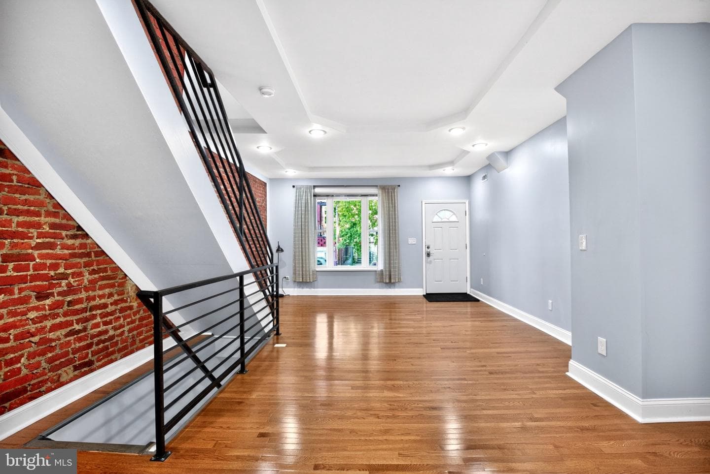 5148 Catharine Street photo 4