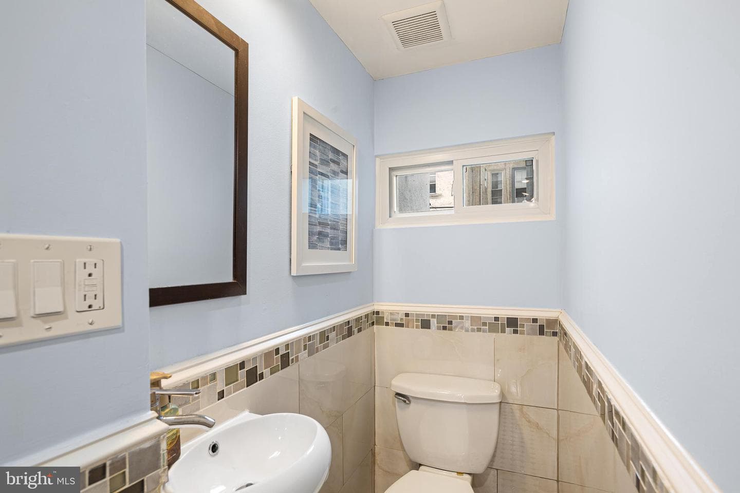 2343 Moore Street photo 10