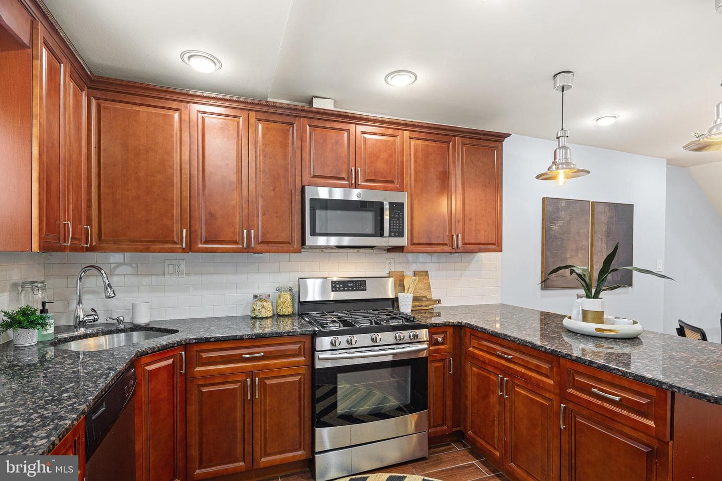 2343 Moore Street photo 8