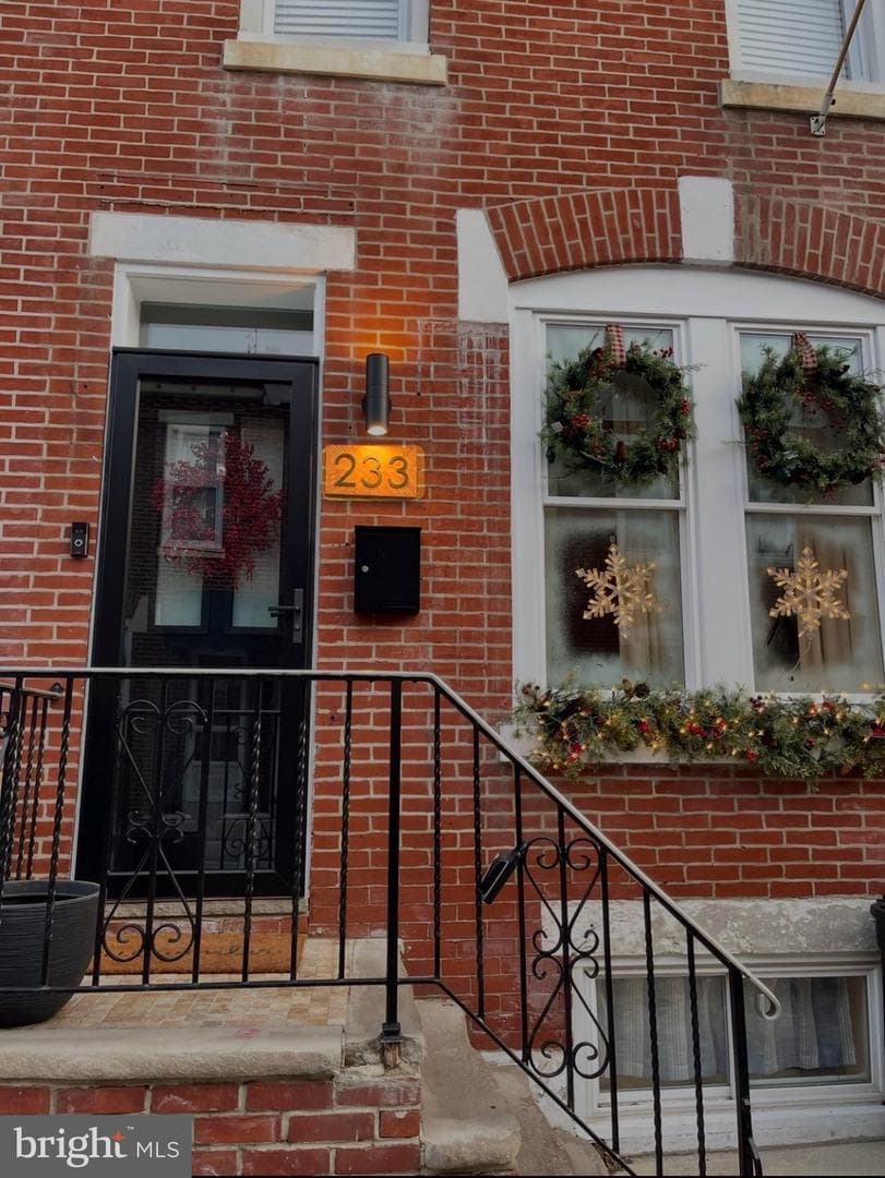 233 Tree Street photo 5