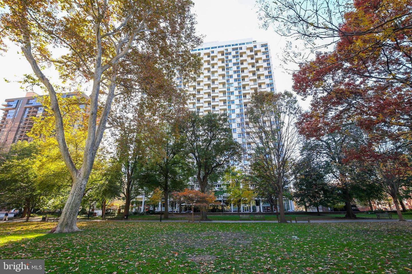 604 S Washington Square #2211 photo 23