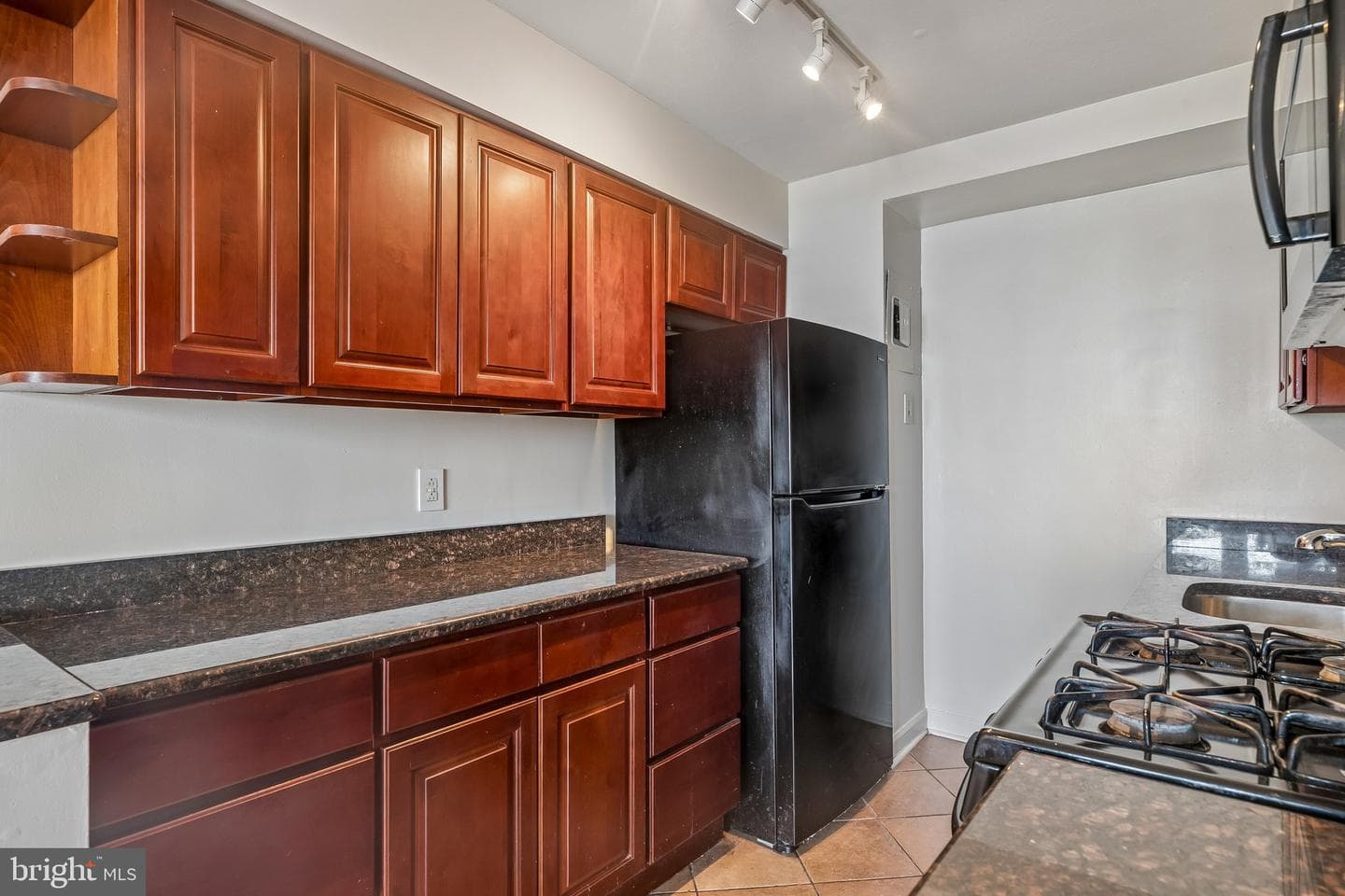 604 S Washington Square #2211 photo 6
