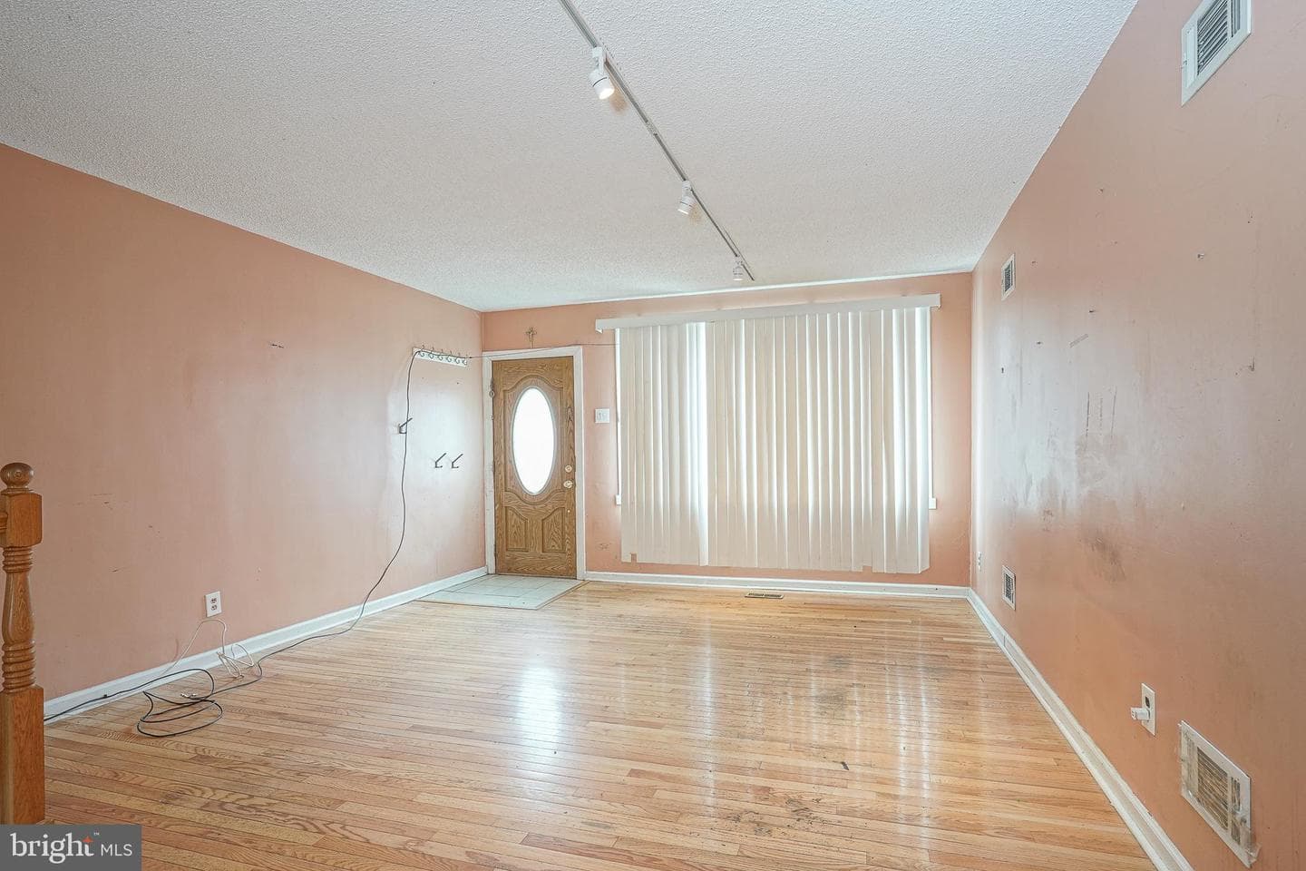 2645 S Alder Street photo 3