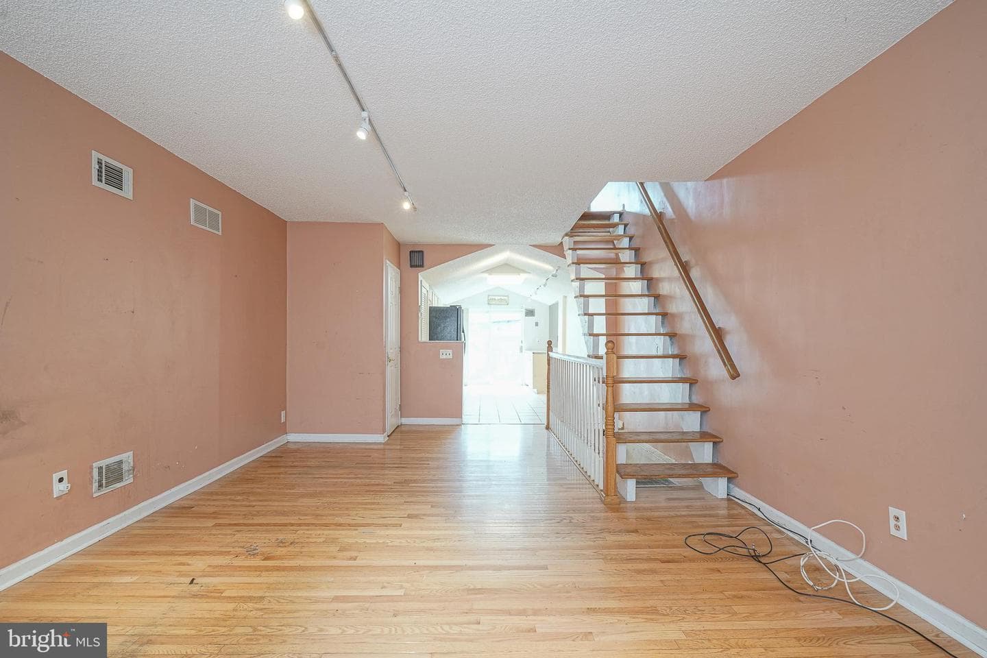 2645 S Alder Street photo 5