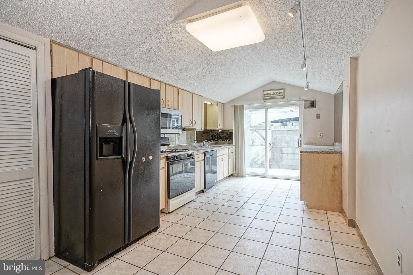 2645 S Alder Street photo 6