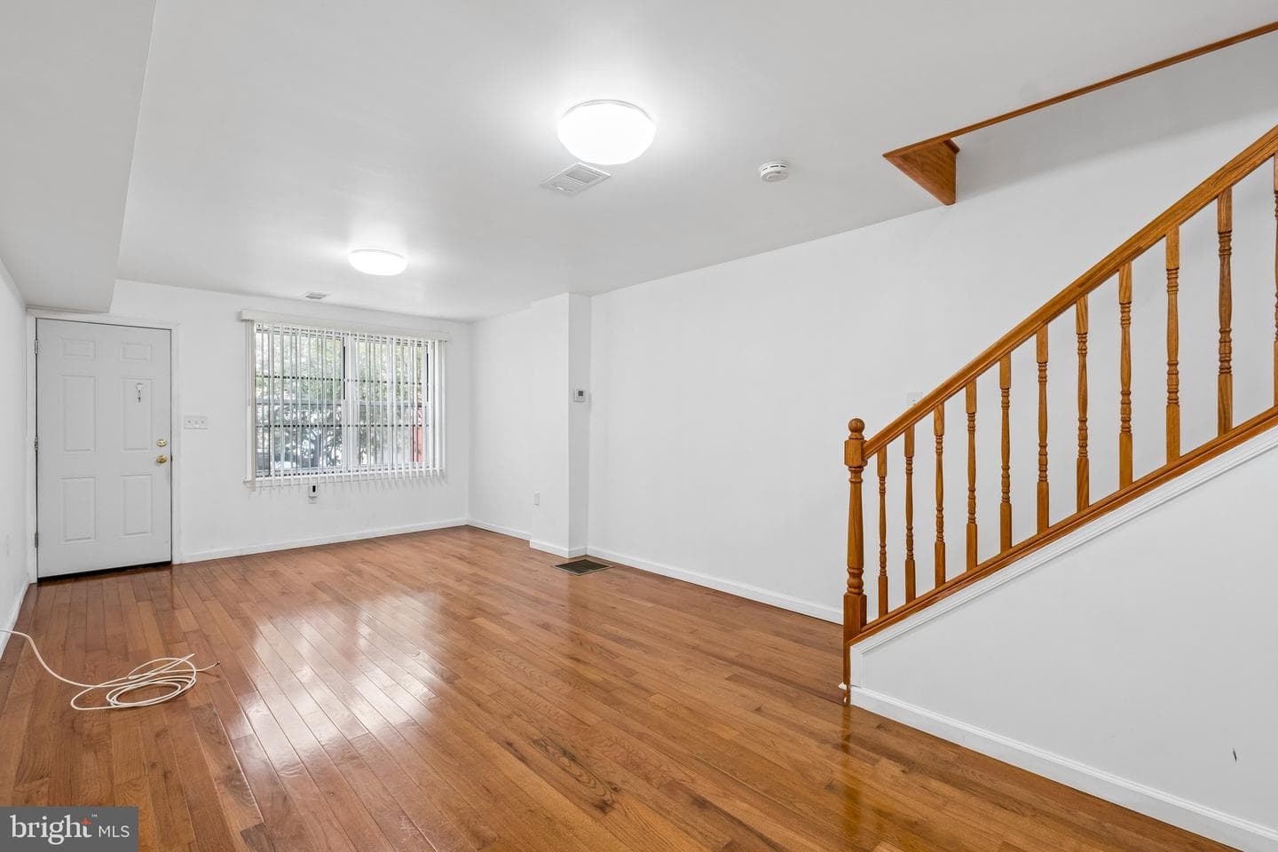 732 Dickinson Street photo 3