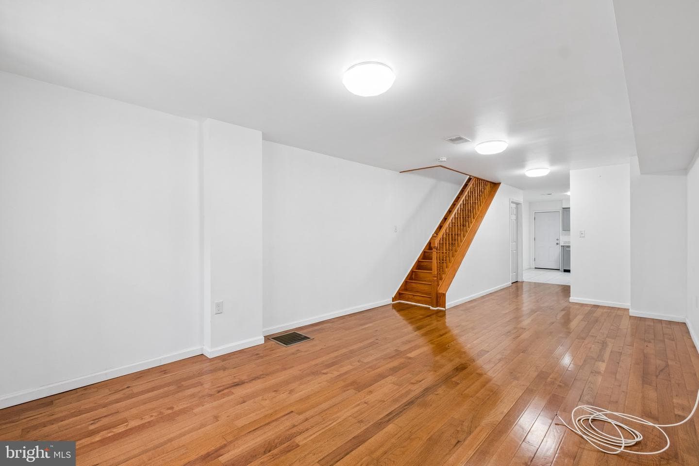 732 Dickinson Street photo 6