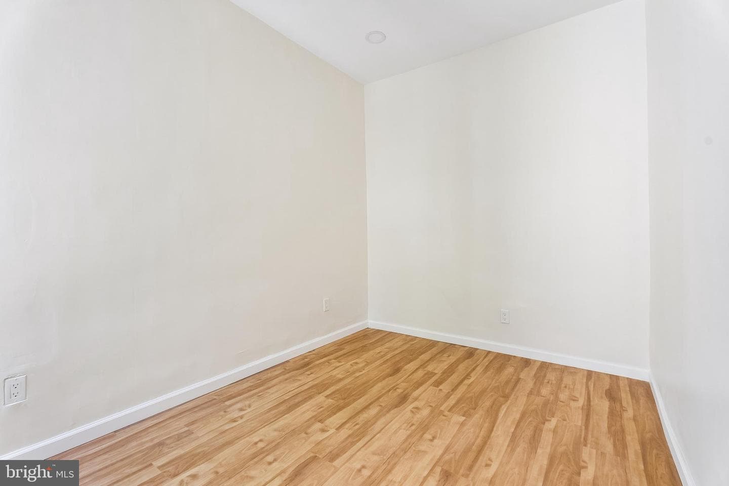 1716 N Hollywood Street photo 29