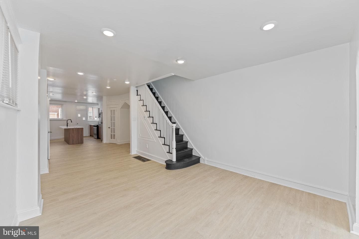 5919 Upland Way photo 5