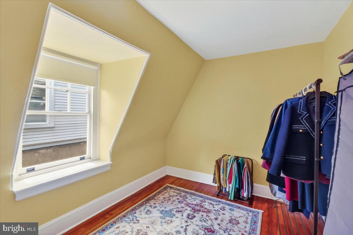 18 W Gravers Lane photo 26