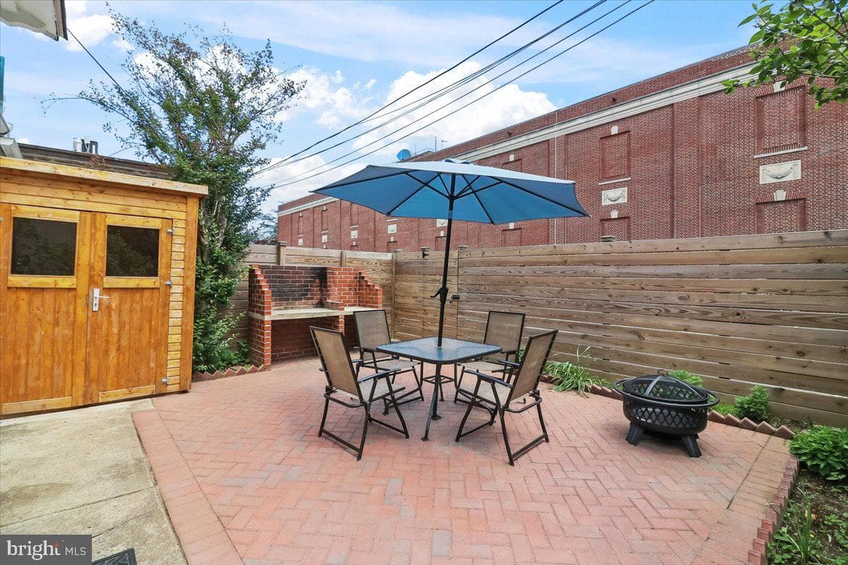 18 W Gravers Lane photo 31